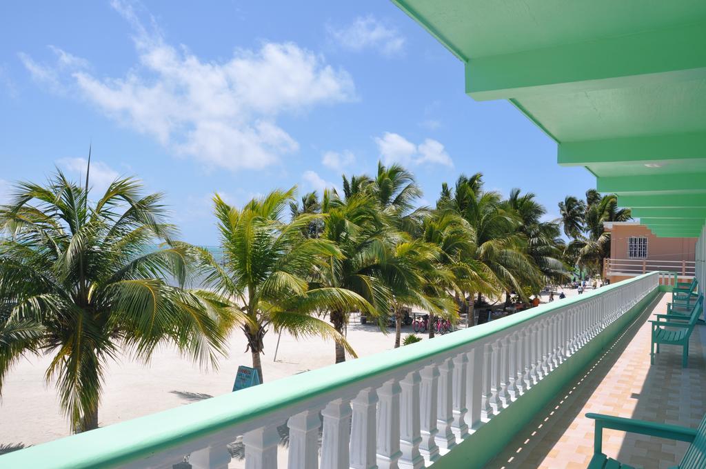 Rainbow Hotel Caye Caulker Exterior photo