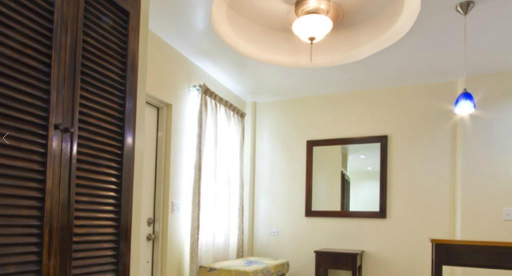 Rainbow Hotel Caye Caulker Room photo