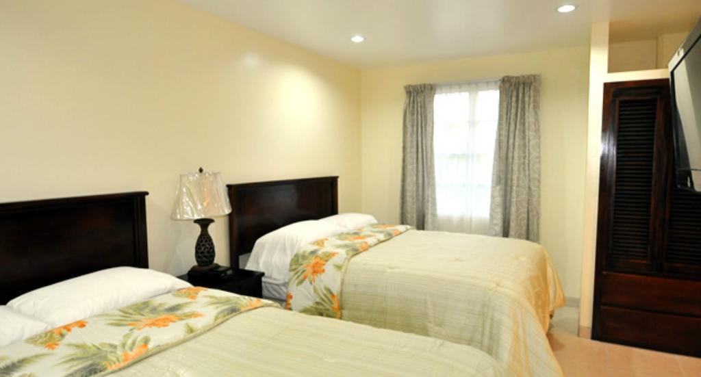 Rainbow Hotel Caye Caulker Room photo